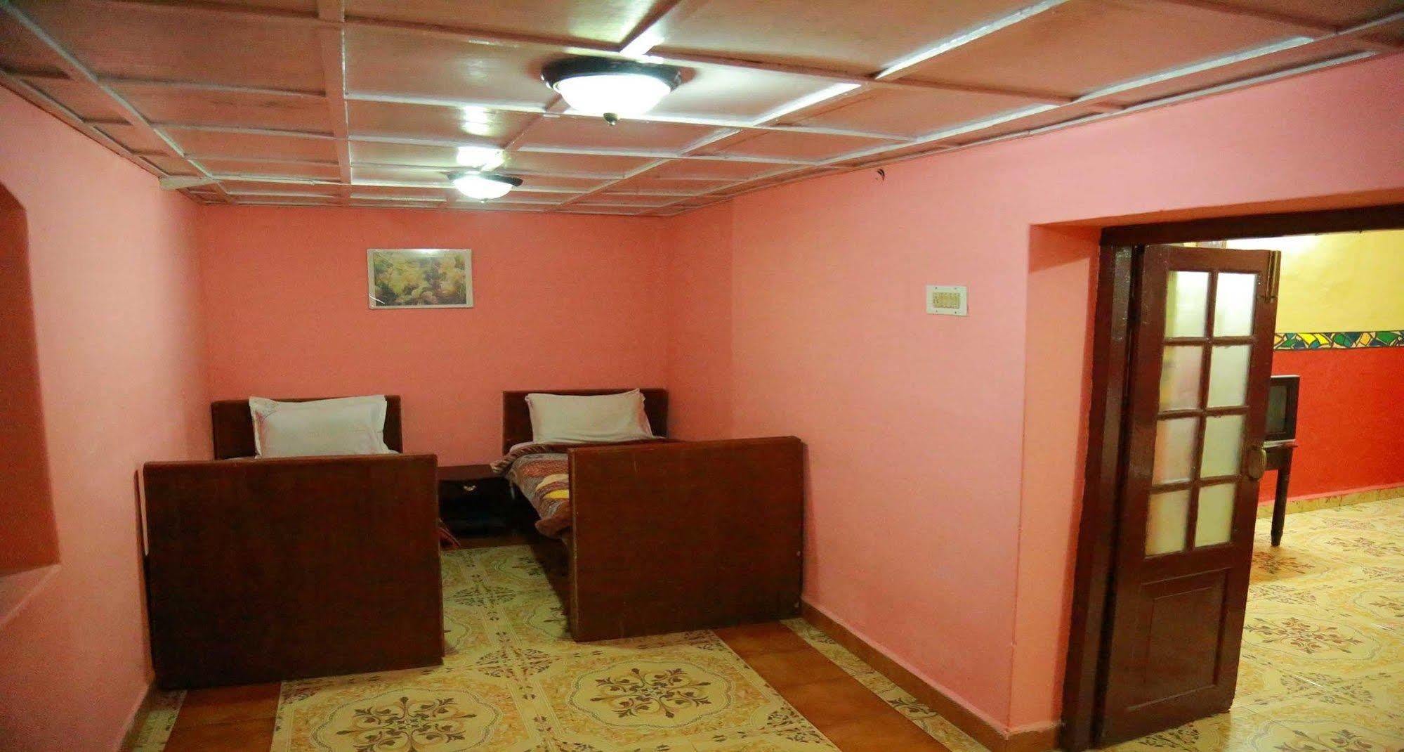 British Cliff Club Resort Ooty Extérieur photo