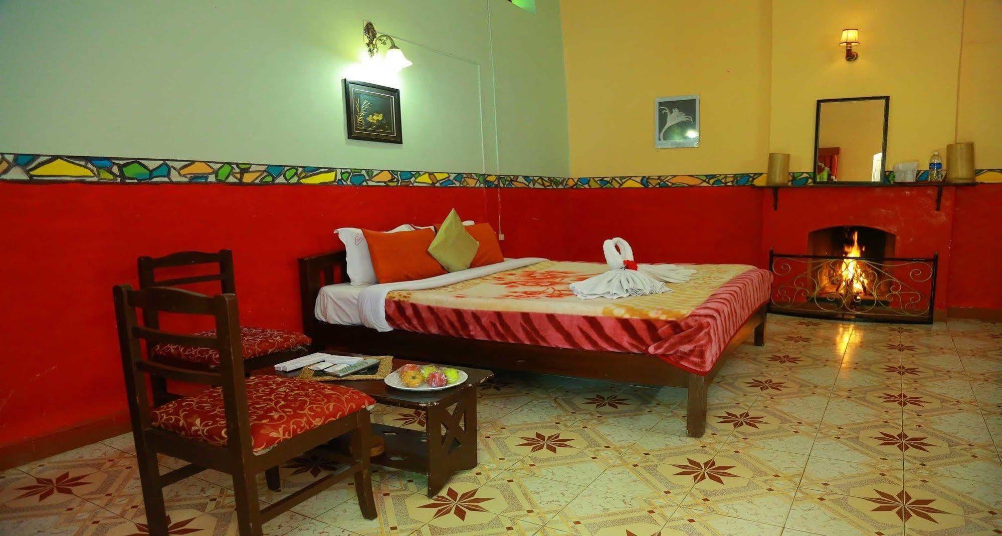 British Cliff Club Resort Ooty Extérieur photo