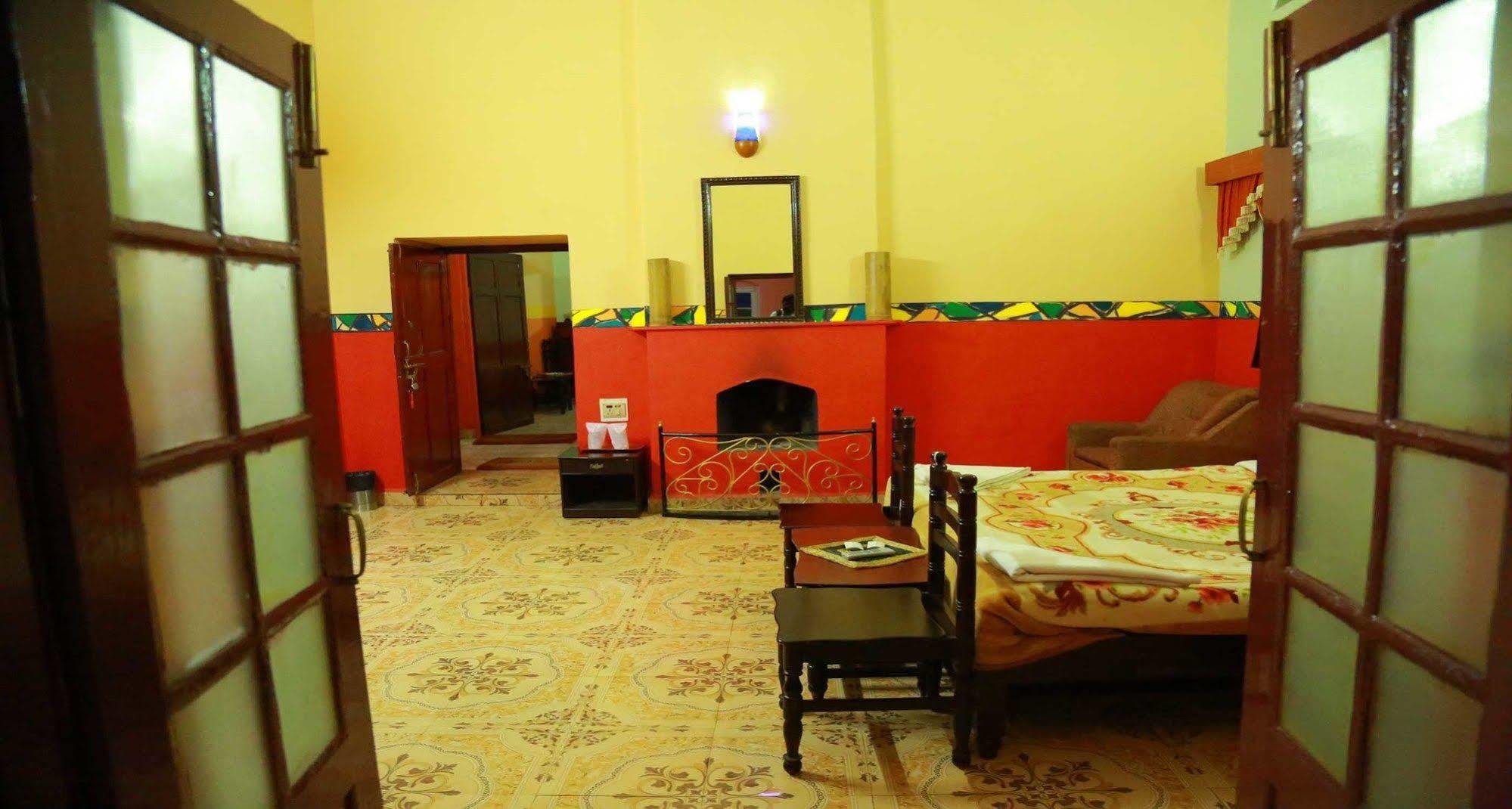British Cliff Club Resort Ooty Extérieur photo